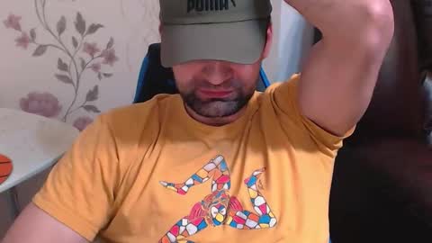 Snapshot of gianni_lion chatting on May 5, 5:21 pm Gianni online show from May 5, 5:21 pm