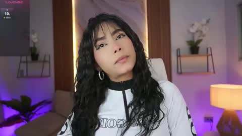 Snapshot of gianovak chatting on December 17, 7:09 pm gianovak online show from December 17, 7:09 pm