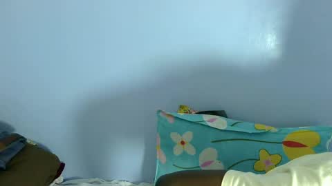 giant_couple online show from July 1, 10:17 am