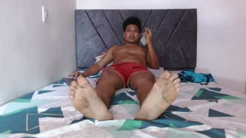 Snapshot of giant_feet chatting on July 21, 3:03 pm BOSS online show from July 21, 3:03 pm