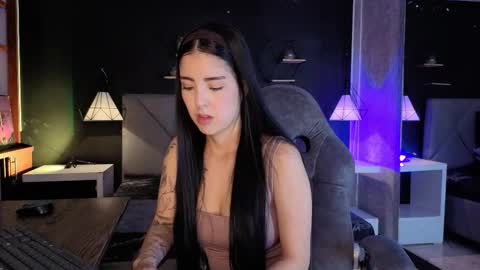 Snapshot of giapearl2 chatting on November 19, 2:28 pm Gia online show from November 19, 2:28 pm