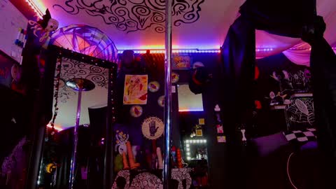 Snapshot of gigglemethis22 chatting on December 2, 4:20 pm Giggles online show from December 2, 4:20 pm