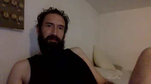 Snapshot of giggy81 chatting on November 3, 1:34 pm iggy online show from November 3, 1:34 pm