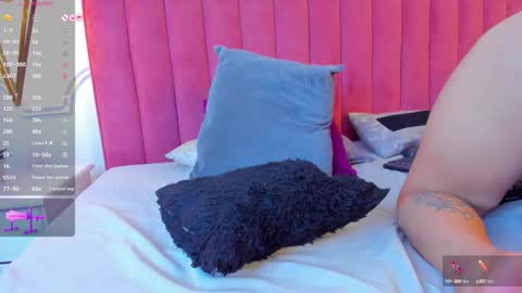 Snapshot of gigi_duran chatting on September 25, 12:25 am Gigi online show from September 25, 12:25 am