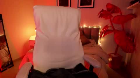 GIGI online show from February 13, 5:36 am