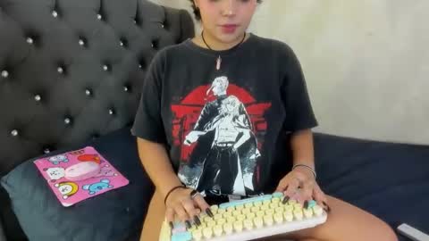 Snapshot of gigi_wet chatting on December 18, 7:14 am Gigi online show from December 18, 7:14 am