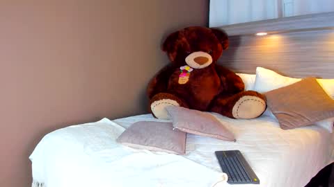 gigi wilden online show from February 14, 11:29 am