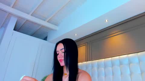 Snapshot of gigi_wilden chatting on June 25, 11:15 am gigi wilden online show from June 25, 11:15 am