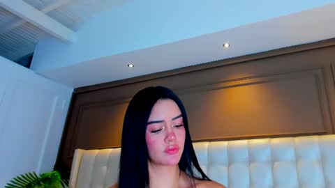 Snapshot of gigi_wilden chatting on June 26, 11:14 am gigi wilden online show from June 26, 11:14 am