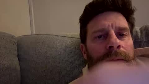 Snapshot of gilbertinio chatting on December 1, 11:21 pm Gilbert online show from December 1, 11:21 pm