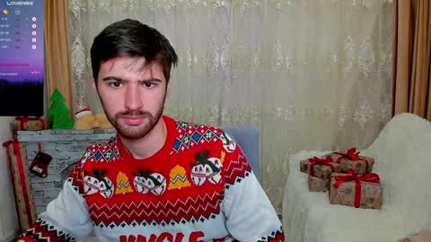 Snapshot of gilbertogonzales chatting on December 13, 4:27 pm gilbertogonzales online show from December 13, 4:27 pm