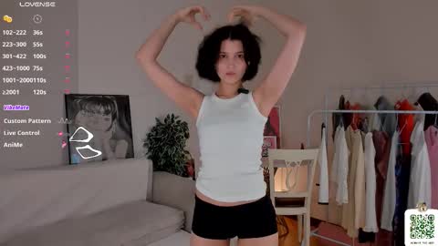 Mia online show from November 7, 8:14 am