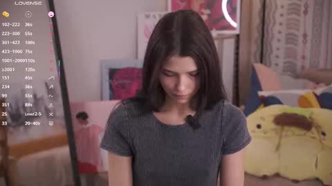 Mia online show from February 4, 8:09 am