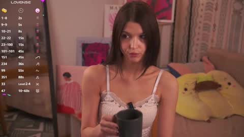 Mia online show from February 24, 8:01 am