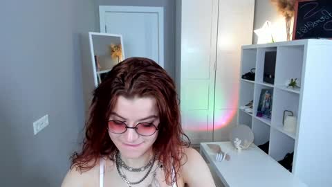 Snapshot of gin_yoon chatting on January 27, 6:19 am Gin online show from January 27, 6:19 am