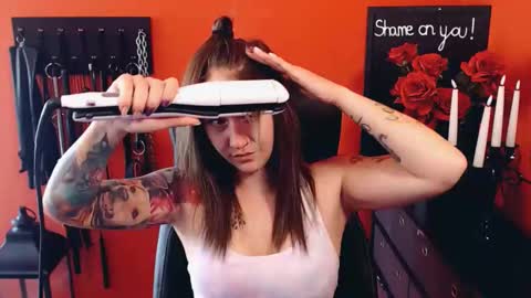 Snapshot of gina_hotlick chatting on May 27, 8:00 am gina_hotlick online show from May 27, 8:00 am