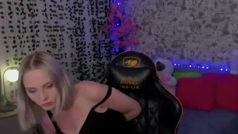 Gina online show from July 8, 2:16 am