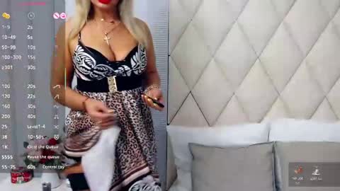 Snapshot of ginabear chatting on May 26, 5:53 pm Gina online show from May 26, 5:53 pm