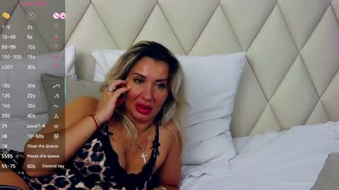Snapshot of ginabear chatting on May 27, 1:57 am Gina online show from May 27, 1:57 am
