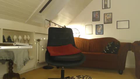 Gina online show from January 10, 5:24 pm