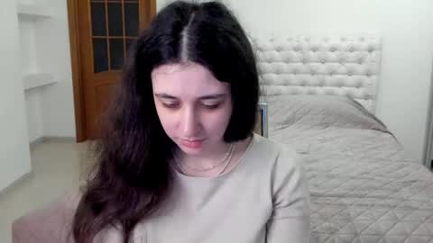 Snapshot of ginablum chatting on December 5, 8:45 am Kate online show from December 5, 8:45 am