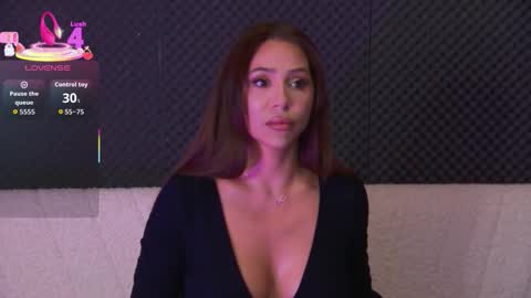 GinaMence online show from November 4, 5:23 pm