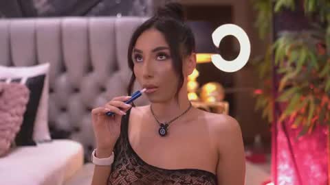 Gina online show from July 3, 7:09 pm