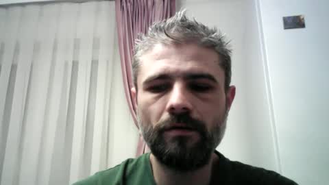 Snapshot of gindrie chatting on January 19, 3:39 am Gabriel online show from January 19, 3:39 am