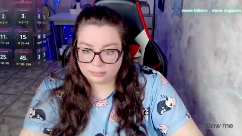 Snapshot of ginger_grayy chatting on May 24, 9:03 am Alexa here online show from May 24, 9:03 am