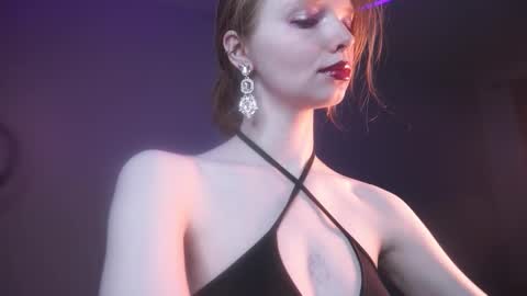        im expecting 350 thumbs up on my altar   online show from October 24, 10:17 pm