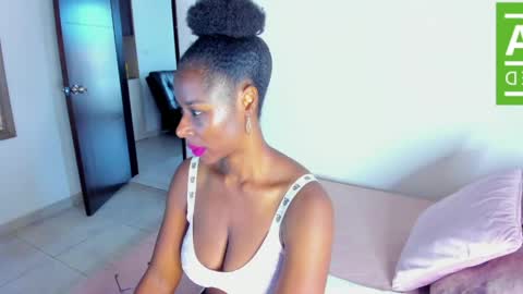 Snapshot of ginger_smil chatting on May 14, 12:23 pm Diana online show from May 14, 12:23 pm