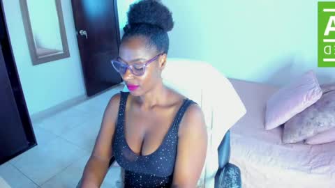 Snapshot of ginger_smil chatting on May 17, 3:52 pm Diana online show from May 17, 3:52 pm
