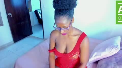 Snapshot of ginger_smil chatting on May 22, 12:33 pm Diana online show from May 22, 12:33 pm