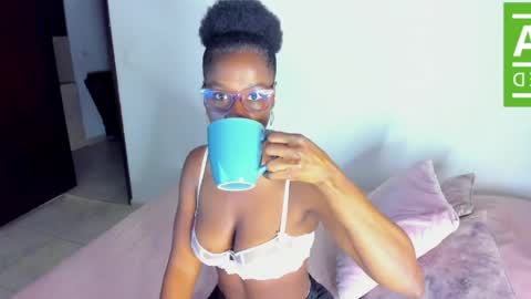 Snapshot of ginger_smil chatting on May 23, 8:51 am Diana online show from May 23, 8:51 am