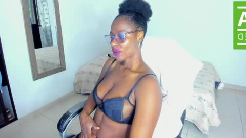 Snapshot of ginger_smil chatting on June 5, 12:22 pm Diana online show from June 5, 12:22 pm
