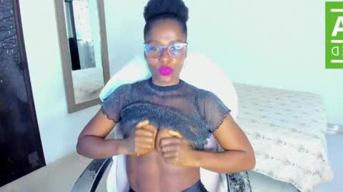 Snapshot of ginger_smil chatting on June 9, 1:01 pm Diana online show from June 9, 1:01 pm