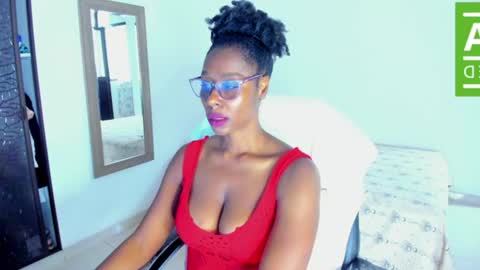 Snapshot of ginger_smil chatting on June 14, 3:36 pm Diana online show from June 14, 3:36 pm