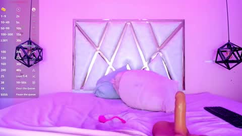 Ginna Palmer online show from December 3, 4:17 pm