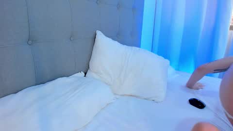 Snapshot of gintonicax chatting on October 17, 7:49 pm Ginevra online show from October 17, 7:49 pm