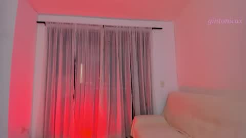 Snapshot of gintonicax chatting on December 14, 3:45 am Ginevra online show from December 14, 3:45 am