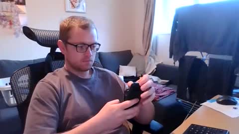 Snapshot of ginwood chatting on November 12, 8:04 am ginwood online show from November 12, 8:04 am