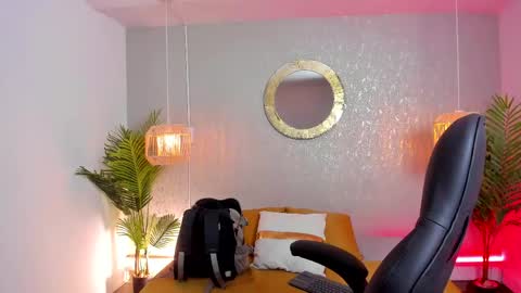 Gio Carangi online show from May 5, 2:52 am