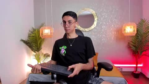 Snapshot of gio_carangi chatting on May 17, 3:04 am Gio Carangi online show from May 17, 3:04 am