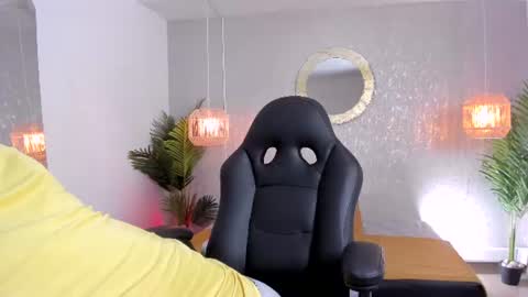 Snapshot of gio_carangi chatting on June 18, 2:23 am Gio Carangi online show from June 18, 2:23 am