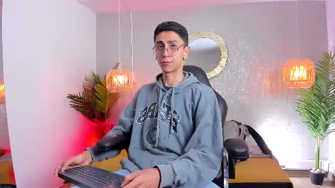 Snapshot of gio_carangi chatting on June 23, 2:42 am Gio Carangi online show from June 23, 2:42 am