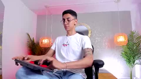 Snapshot of gio_carangi chatting on July 3, 3:46 am Gio Carangi online show from July 3, 3:46 am