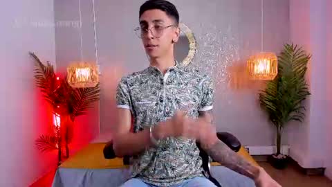Snapshot of gio_carangi chatting on July 28, 3:02 am Gio Carangi online show from July 28, 3:02 am