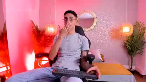 Snapshot of gio_carangi chatting on August 7, 3:08 am Gio Carangi online show from August 7, 3:08 am