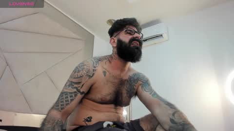 gio_lorenz online show from November 25, 1:11 pm