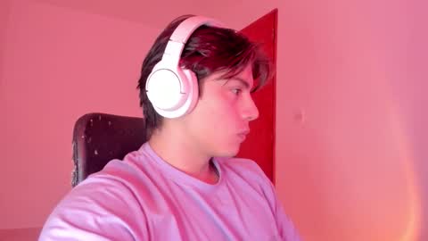 Snapshot of gio_russo chatting on October 29, 9:16 pm GioRusso online show from October 29, 9:16 pm